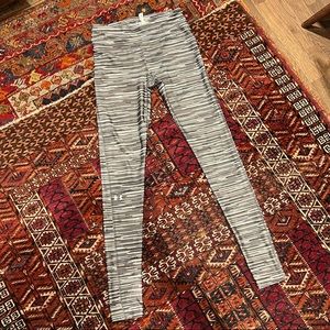 UNDER ARMOUR HEAT TECH COMPRESSION LEGGINGS